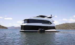 LAKE EILDON | THE HOUSE BOAT PROJECT